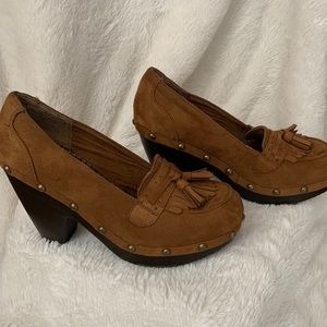 Tan Suede platform shoes